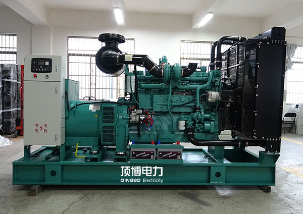 100KW康明斯柴油发电机组 100KW康明斯柴油发电机组
