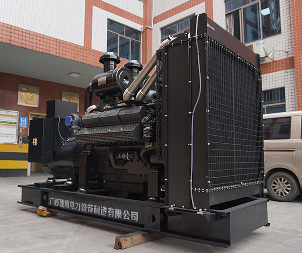 为保证柴油发电组远置散热器冷却系统有效的循环,应注意这些问题